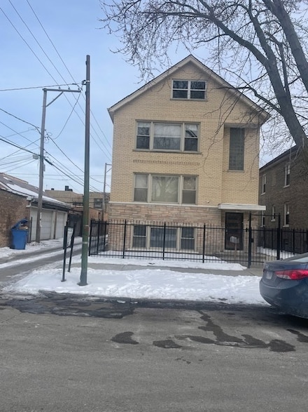 6915 S Artesian Ave, Chicago, IL 60629