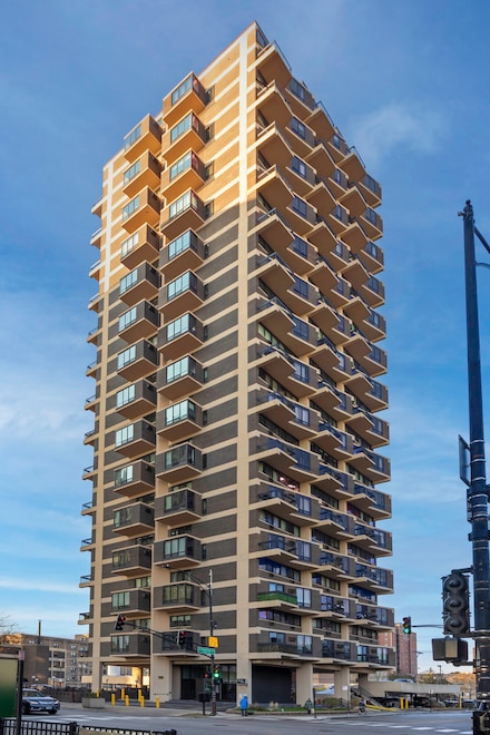 6166 N Sheridan Rd Unit 20C, Chicago, IL 60660