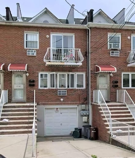 1541 125th St, College Point, NY 11356