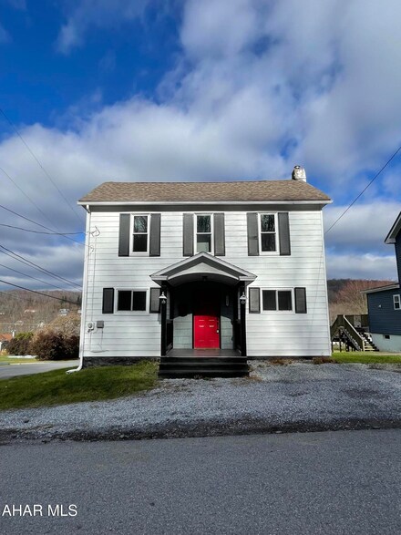 136 William St, Lilly, PA 15938