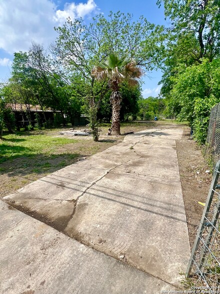 1351 Brady Blvd, San Antonio, TX 78237