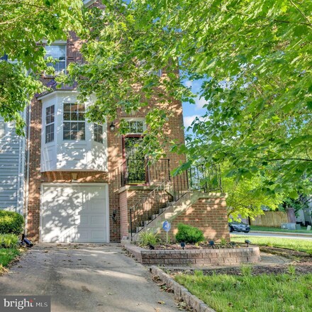 2410 Lemontree Ln, Springdale, MD 20774