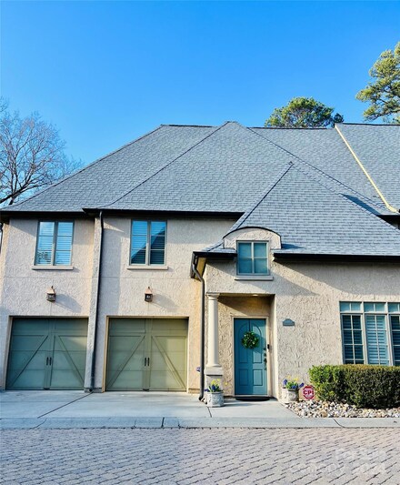 8805 Provence Village Ln, Charlotte, NC 28226