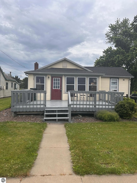 535 N Midland St, Merrill, MI 48637