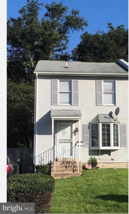1028 Elmwood Ave, Sharon Hill, PA 19079