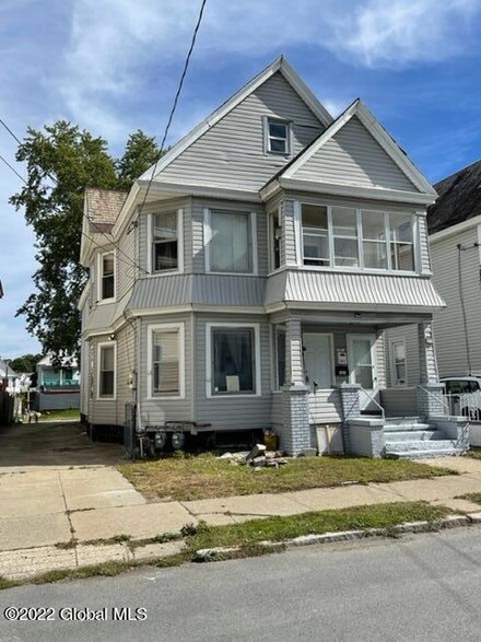 1021 Howard St, Schenectady, NY 12303