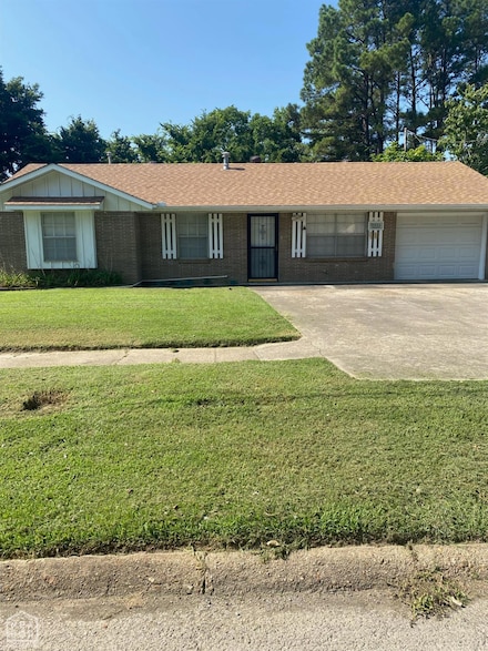 3211 Baswell St, Jonesboro, AR 72401