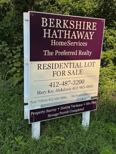 1765 Locust Rd, Franklin Park, PA 15143