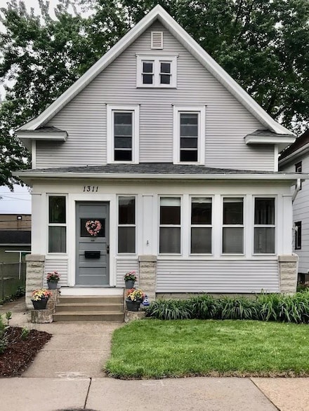 1311 Monroe St NE, Minneapolis, MN 55413