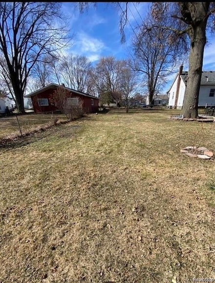 27396 Brettonwoods St, Madison Heights, MI 48071