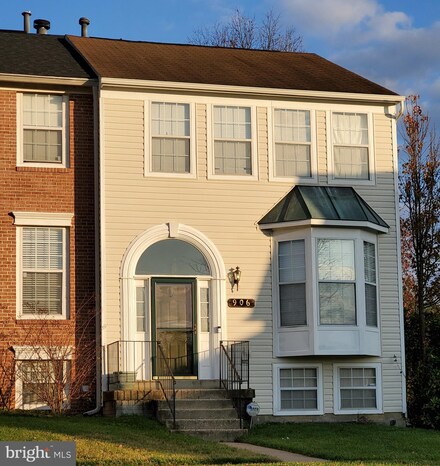 906 Lake Overlook Dr, Bowie, MD 20721