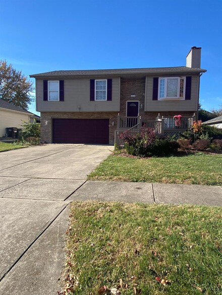 2432 Buckingham Ct, Middletown, OH 45044