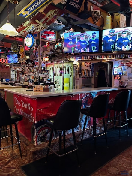 160 Center Ave, Philip, SD 57567