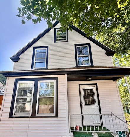 1 Williams Ct, Newton Upper Falls, MA 02464