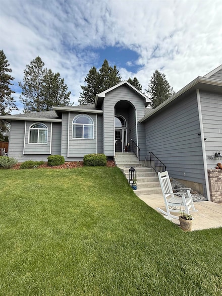 705 Upper Terrace Ln, Colbert, WA 99005