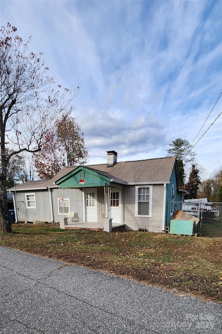 3706 2nd Ave NW, Hickory, NC 28601