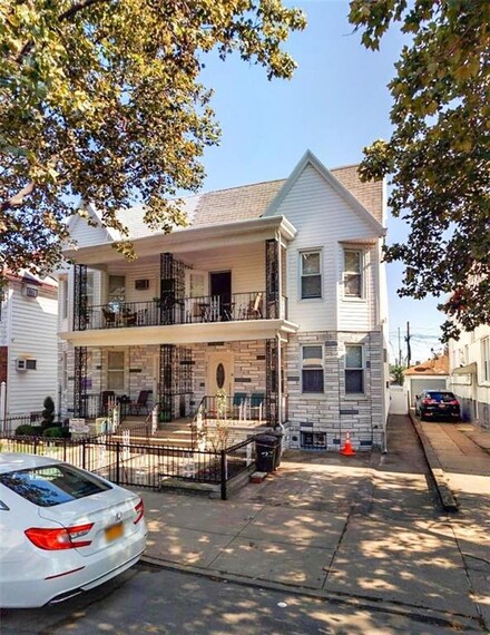 7211 19th Ave, Brooklyn, NY 11204