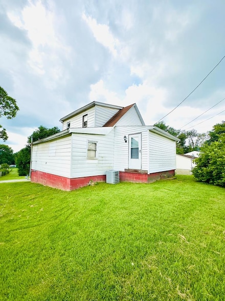 826 Meadow Dr, New Martinsville, WV 26155