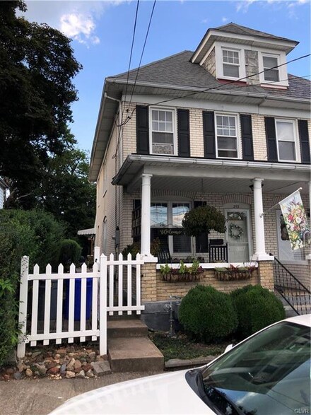 213 6th St, Easton, PA 18042