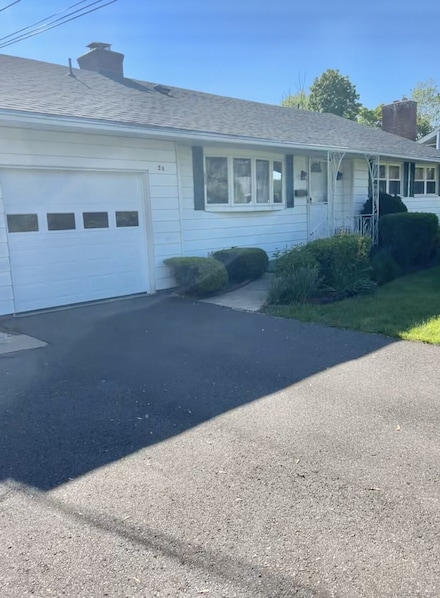 20 Regency Dr, West Hartford, CT 06110