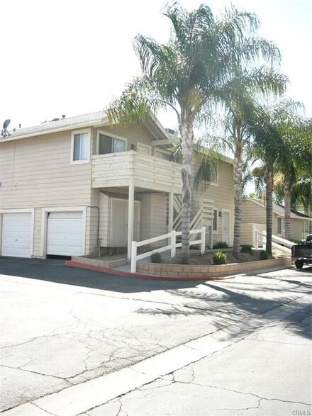 649 Walnut Dr, Lake Elsinore, CA 92530