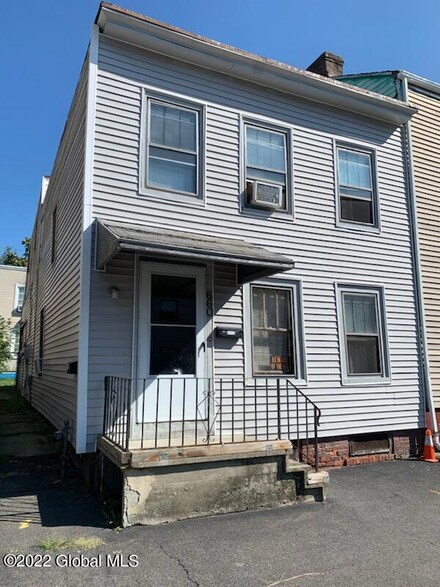 660 3rd Ave, Troy, NY 12182