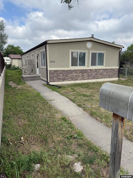 605 S 8th St, Douglas, WY 82633