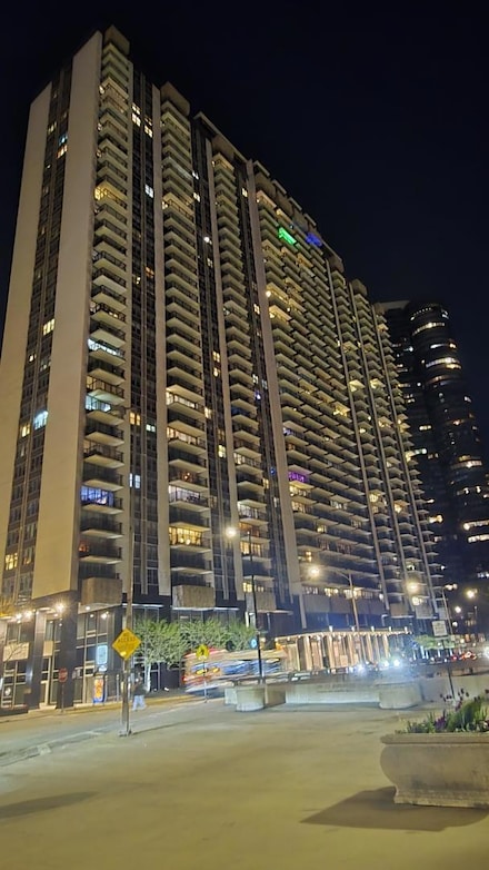 400 E Randolph St Unit 921, Chicago, IL 60601