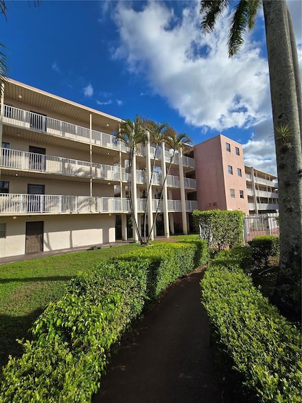 2800 NW 56th Ave Unit C104, Lauderhill, FL 33313