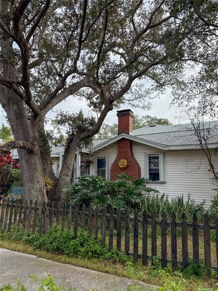 502 Beltrees St, Dunedin, FL 34698