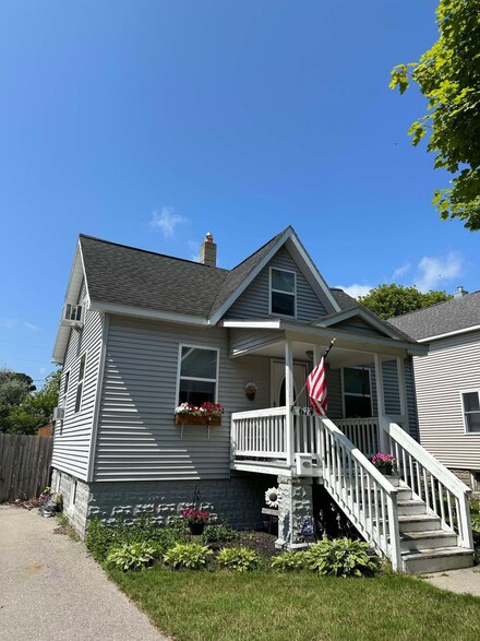614 W Lake St, Alpena, MI 49707