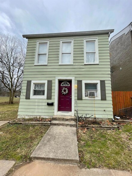 709 Willow St, New Richmond, OH 45157