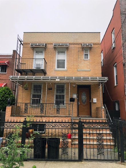 1038 E 224th St, Bronx, NY 10466
