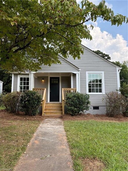 227 Vance St, Lexington, NC 27292