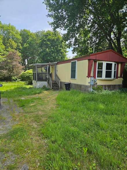 26 Gould Ave, Dexter, ME 04930
