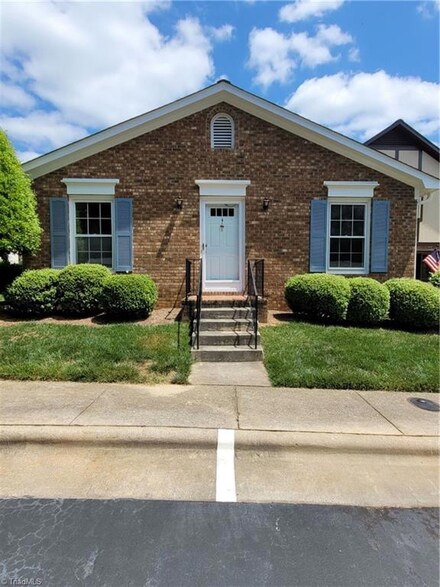 4930 Tower Rd Unit D, Greensboro, NC 27410