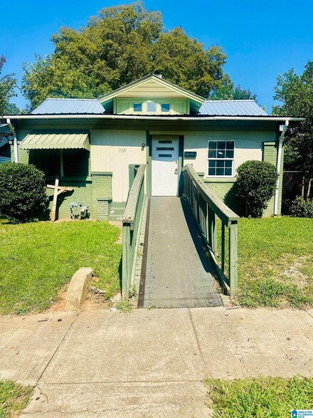 720 41st St, Fairfield, AL 35064
