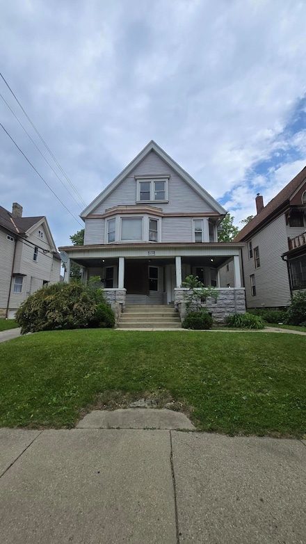 434 N 32nd St, Milwaukee, WI 53208