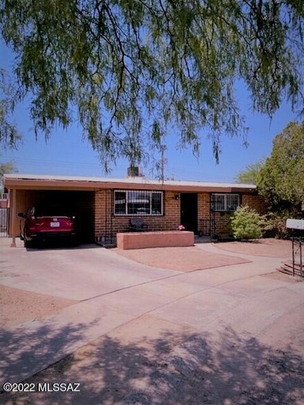 147 W Knox Dr, Tucson, AZ 85705