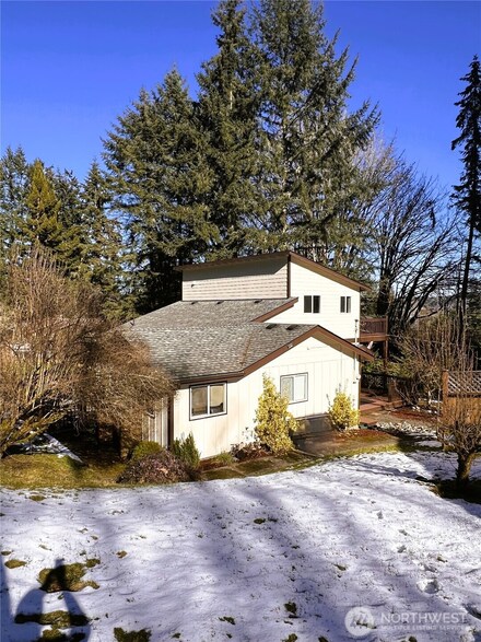 18001 Viking Way NW, Poulsbo, WA 98370