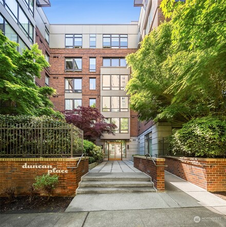 4547 8th Ave NE Unit 210, Seattle, WA 98105