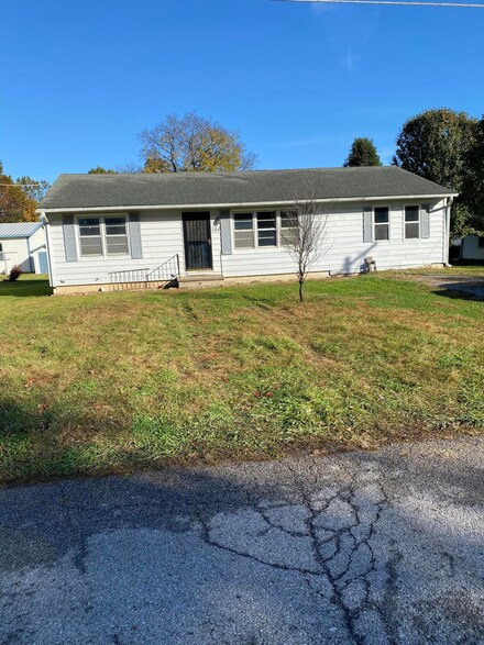 504 W 13th St, Carrollton, MO 64633
