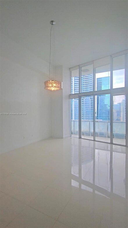 475 Brickell Ave Unit 2810, Miami, FL 33131