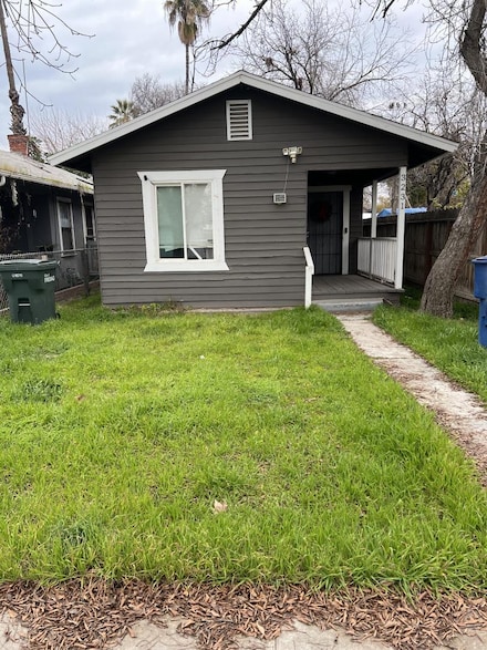 3231 E Townsend Ave, Fresno, CA 93702