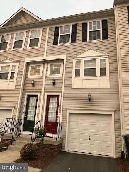 8338 Heritage Crossing Ct, Manassas, VA 20109