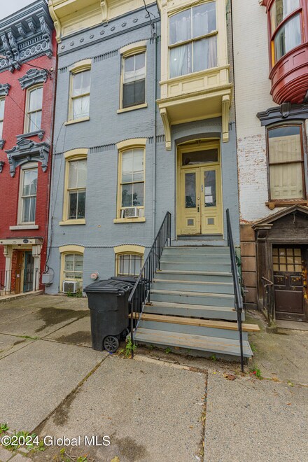 252 Clinton Ave, Albany, NY 12210