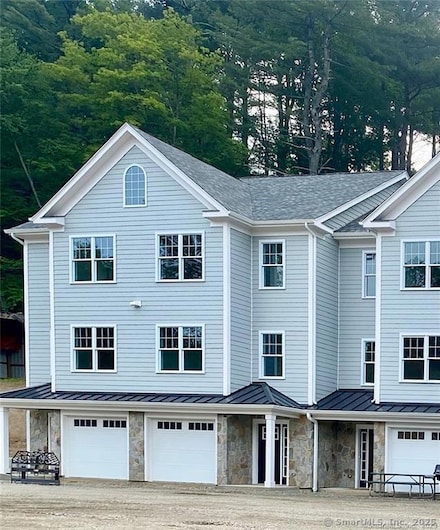 24 Glen Rd, Sandy Hook, CT 06482