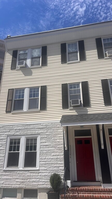 428 E 3rd St Unit 2, Boston, MA 02127