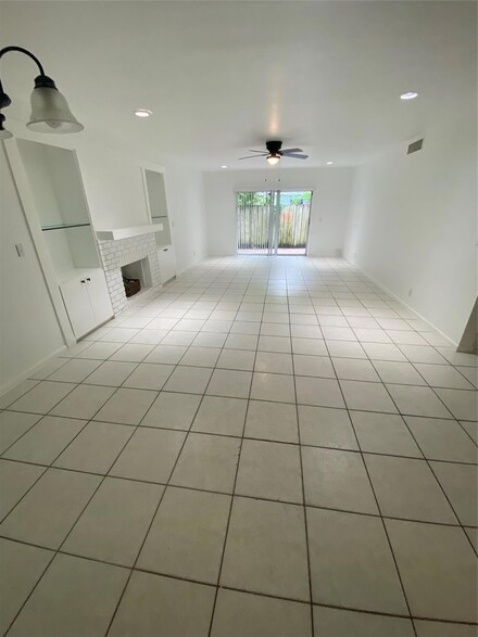 2500-2502 NE 21st St, Pompano Beach, FL 33062