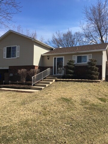 156 Ridgewood Ct, Bolingbrook, IL 60440